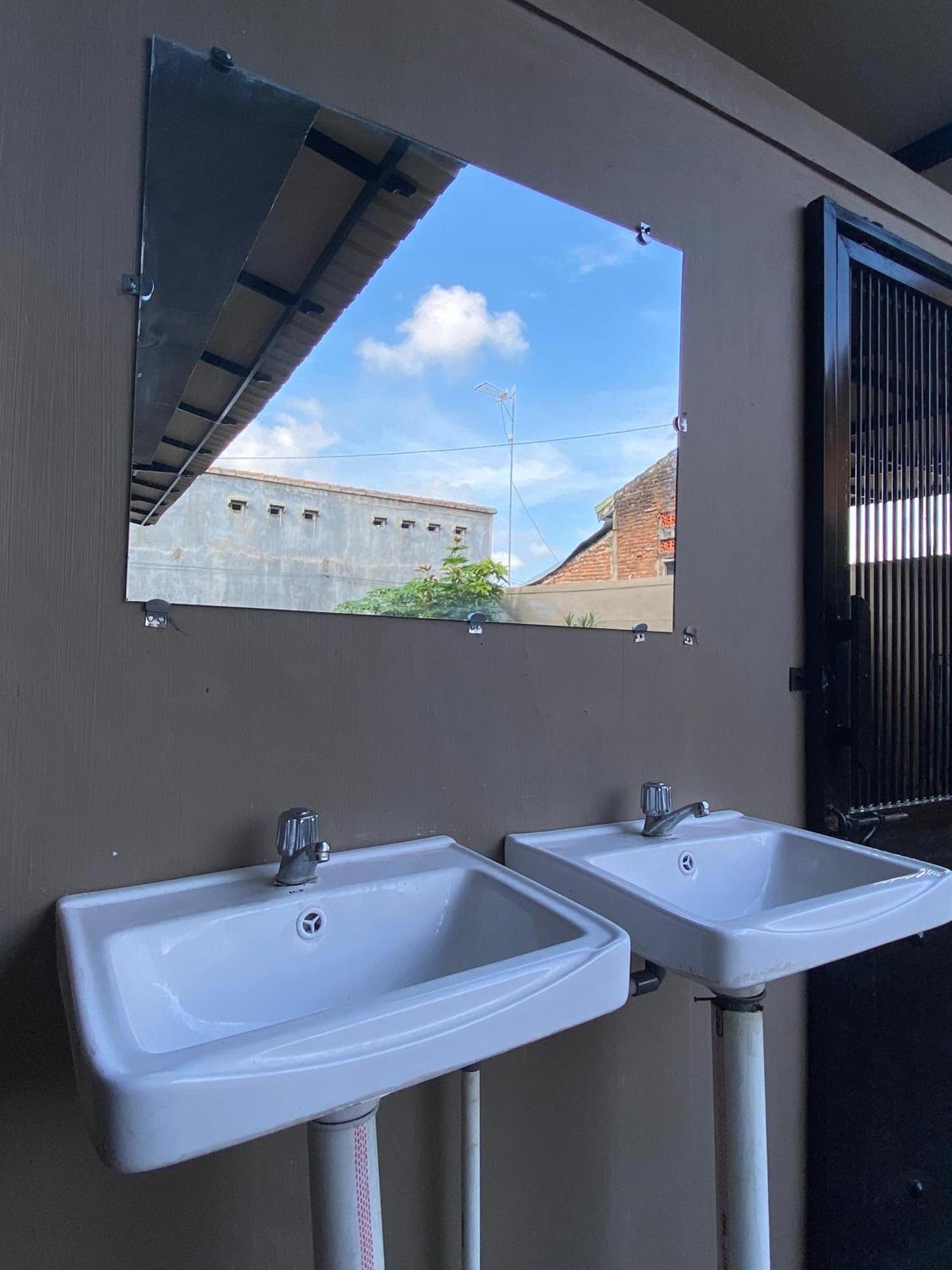 Hostel Good Feeling Banyuwangi Banyuwangi  Exterior foto